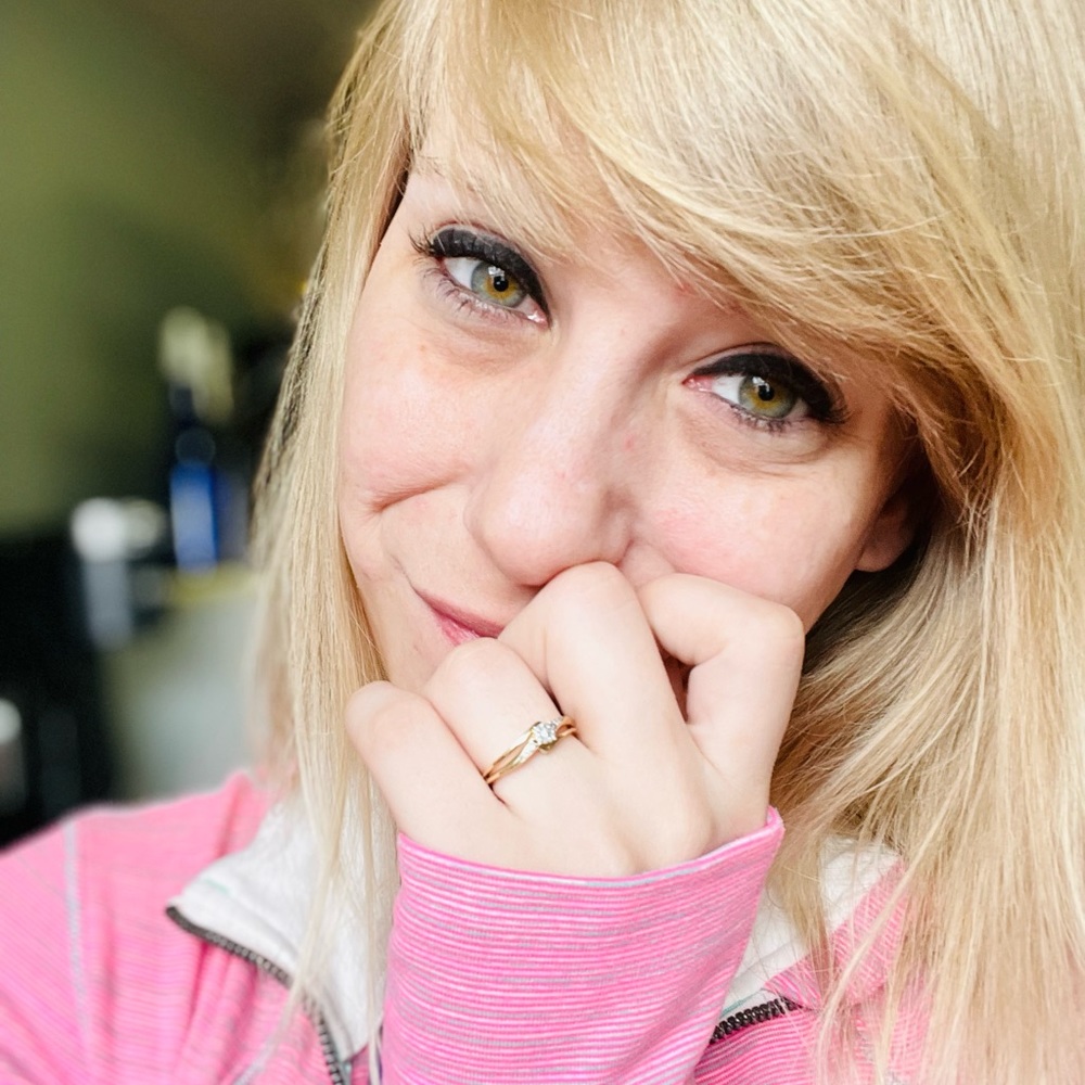 Meet your Posher, Kayla
